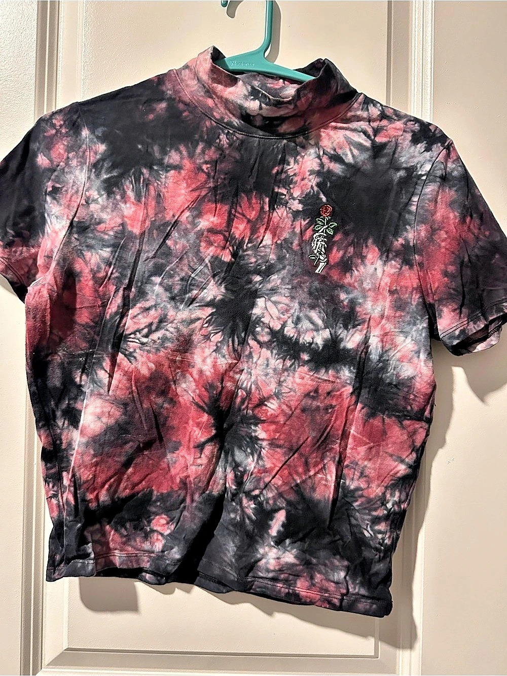EMPYRE Abstract Short Sleeve Top in Black & Red Size Large